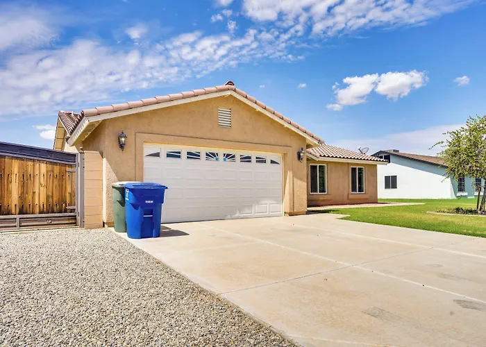 Family W/ Covered Patio + Grill! Yuma